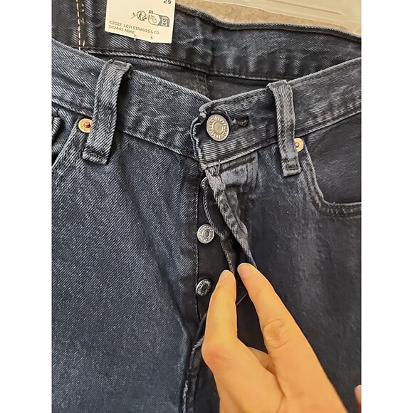 Levis 501 Original Fit Cut-Off Denim Shorts Mens 29 Blue Raw Hem Button Fly NEW - Picture 3 of 9